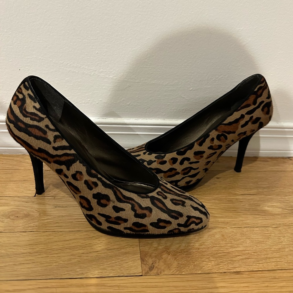 Vintage Stuart Weitzman Almond Toe Cheetah Pump Heels Size 7.5